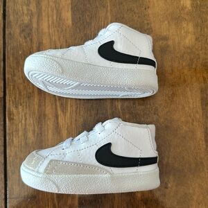 Baby Nikes 2.5c